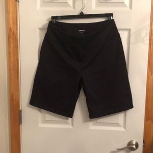 Lands’End black Athleisure shorts, large